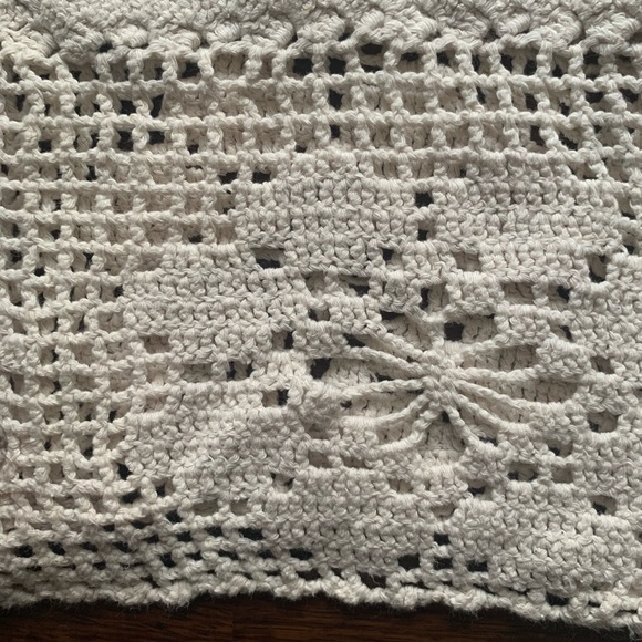 Crochet cropped top - Picture 3 of 3